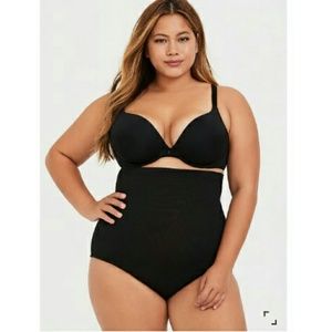 NWT TORRID Sz 00 Shapewear